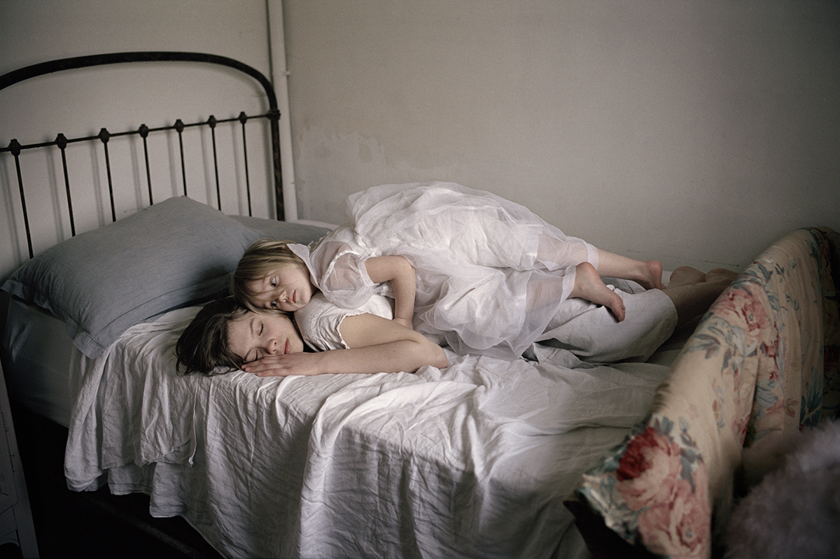 Sasha, L'ange, 2008. Une photo de Claudine Doury.