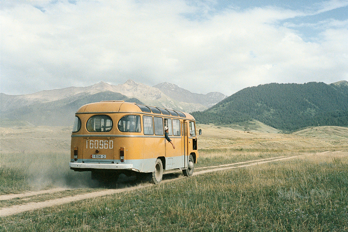 Loulan Beauty, Autour de Barskoön, Kirghizstan, 2004. Photo de Claudine Doury