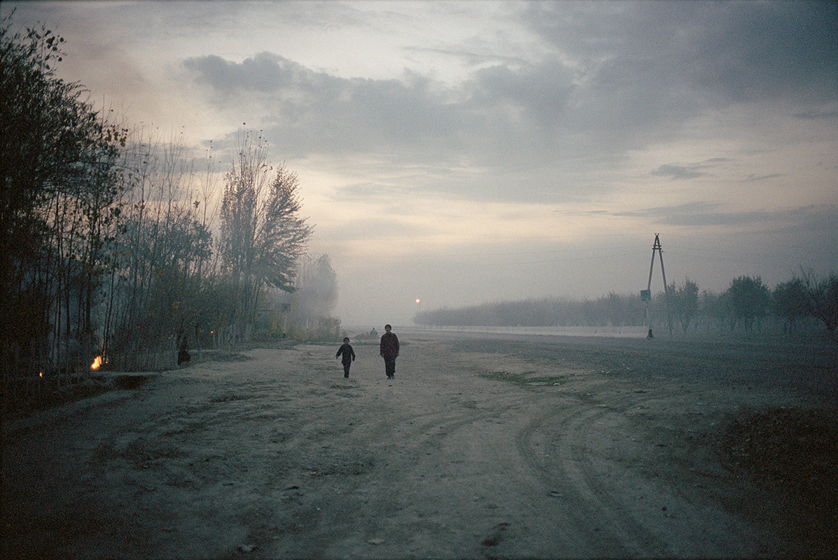 Loulan Beauty, La route de Samarcande, Ouzbekistan, 2004. Photo de Claudine Doury.