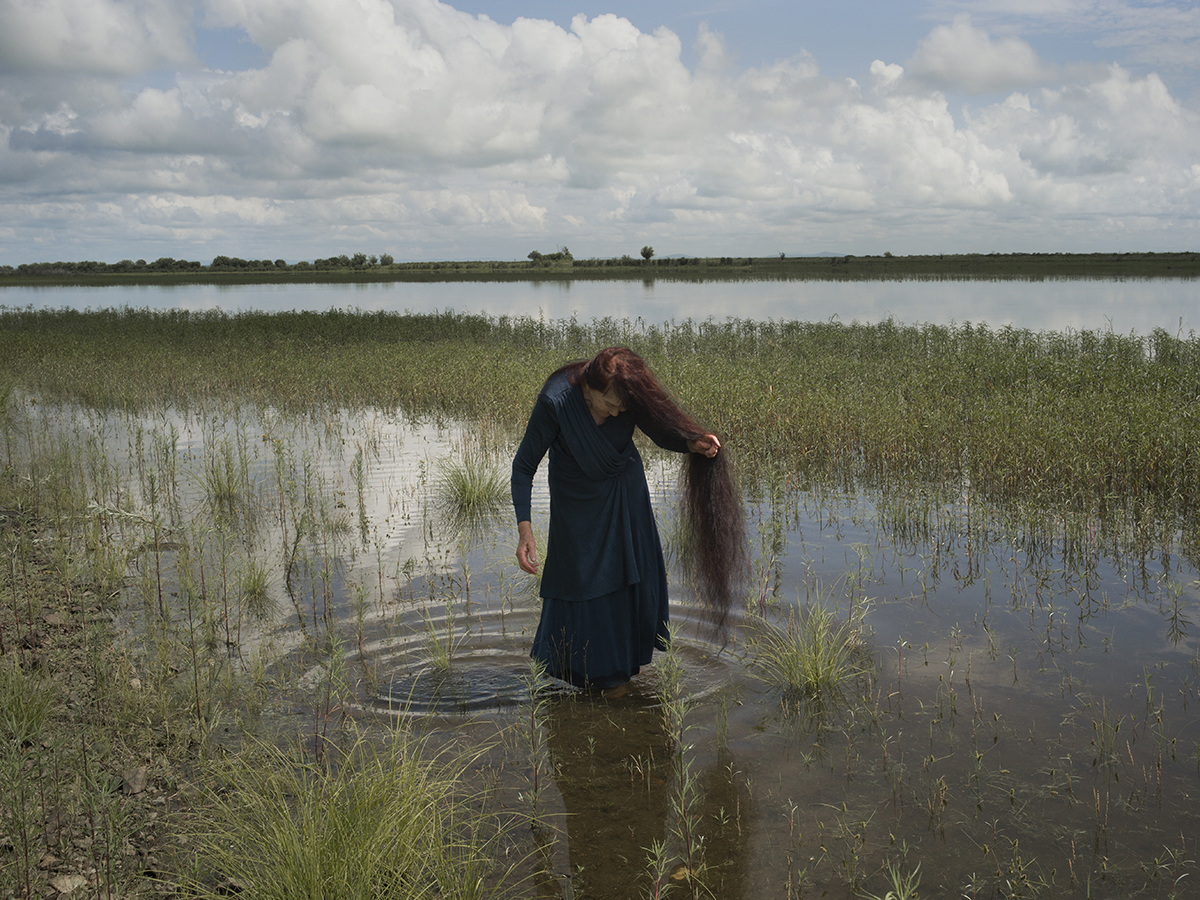 Claudine Doury-Prix photographique Marc Ladreit de Lacharrière avec l'Académie des beaux arts. Une odyssée sibérienne- Margarita et le fleuve Amour, Nergen 2018